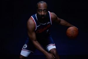 哈登晒新训练照：每24小时增长1% 小卡保罗博格丹出镜