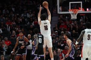 比卢普斯：杨瀚森上一场突然就像火箭一样爆发了 这很有趣