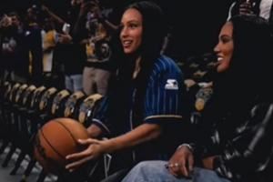 😍库里女儿长大了！莱莉用排球动作传球给库里完成间接助攻