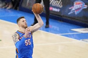  哈滕谈阵容深度：普雷斯蒂很会发掘人才 总能找到随时补位的球员