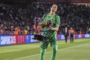  阿斯：尽管什琴斯尼在关键时刻总能稳住阵脚，但他已连续八场失球