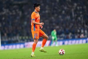  彭啸：四年的汗水与坚持说不遗憾是假的 更希望兄弟们能越来越好