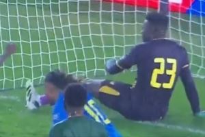  咫尺天涯！奥纳纳近角扑救不及瘫坐在地，喀麦隆遭绝杀无缘世界杯