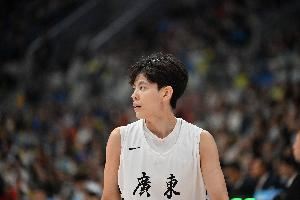  真核心！杨舒予18中9&三分10中4砍下22分3助 末节连砍8分定胜局