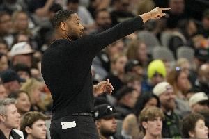  威利·格林执教鹈鹕5季150胜190负&胜率44.1% 两次季后赛首轮出局