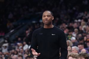  杜马斯谈解雇威利·格林：这是个艰难的决定 但我们必须要这么做