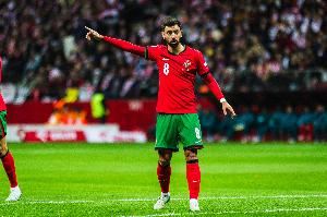  B费：我现在的角色是帮中锋而非组织 C罗能带来别人给不了的东西