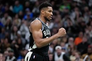  场均32.6分11.3板7.1助！今天雄鹿客战骑士 字母升级为出战