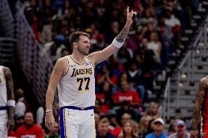  湖记：东契奇现在喜欢代表湖人出战 他想在这里度过剩余职业生涯