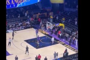  詹姆斯热身怒砸篮板侧沿！美媒：勒布朗第23年准备好了🔥🔥