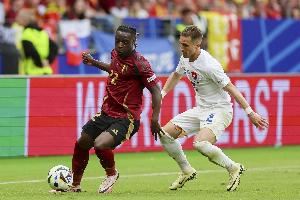  本赛季多库代表俱乐部和国家队已打进10粒进球，送出6次助攻