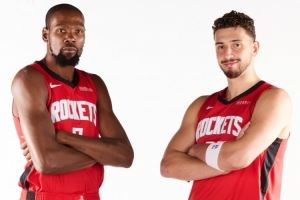  火箭官方：火蜜们 来给杜兰特+申京组合取个名吧？