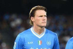  斯基拉：夏窗时小麦拒绝了沙特巨额报价，以及两家英超球队的邀请